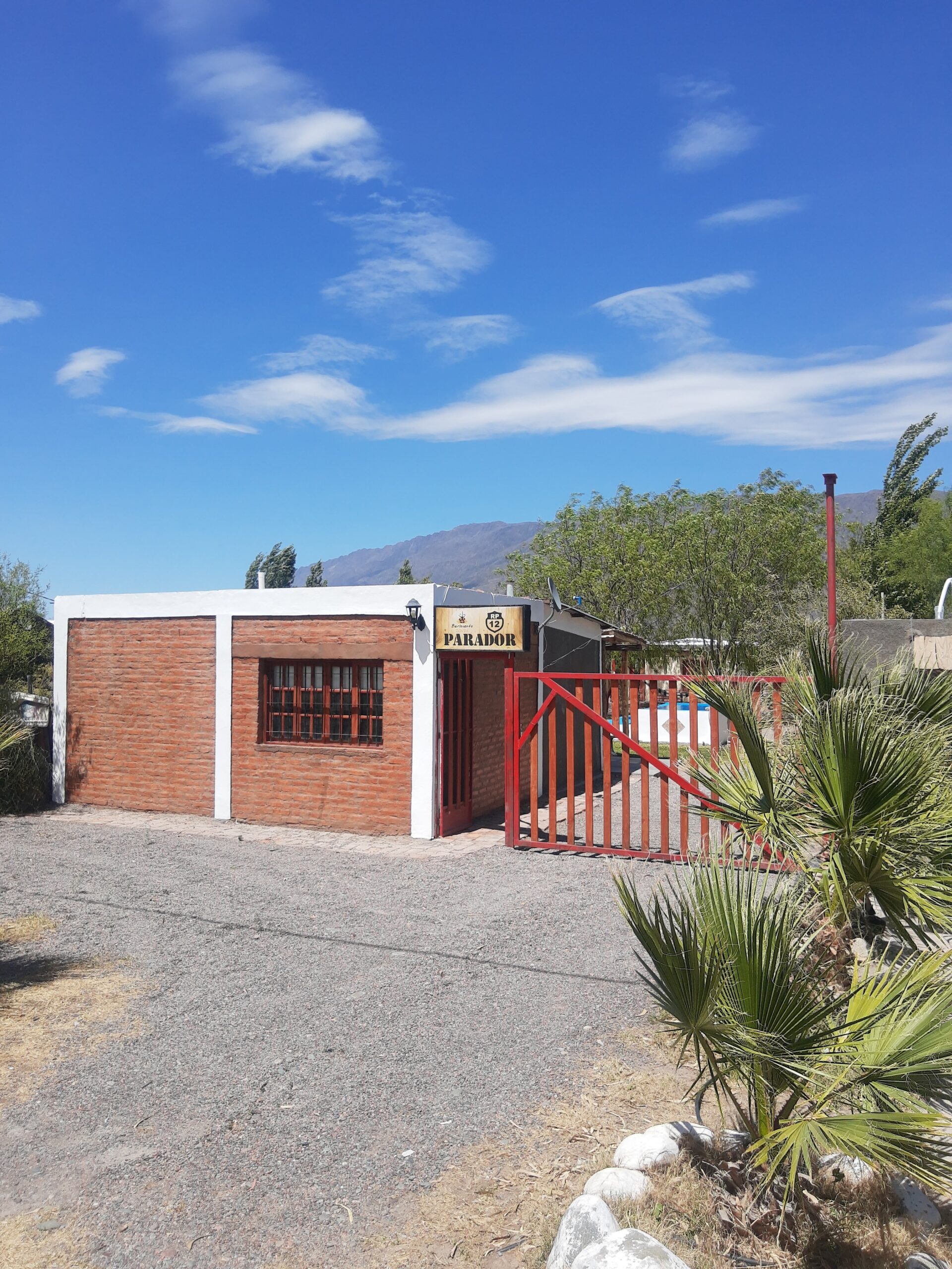 Alojamiento en Parador para excursionistas precio por persona - Imagen 3